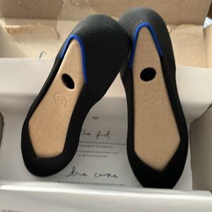 NIB Rothy’s THE FLAT in black size 10.5